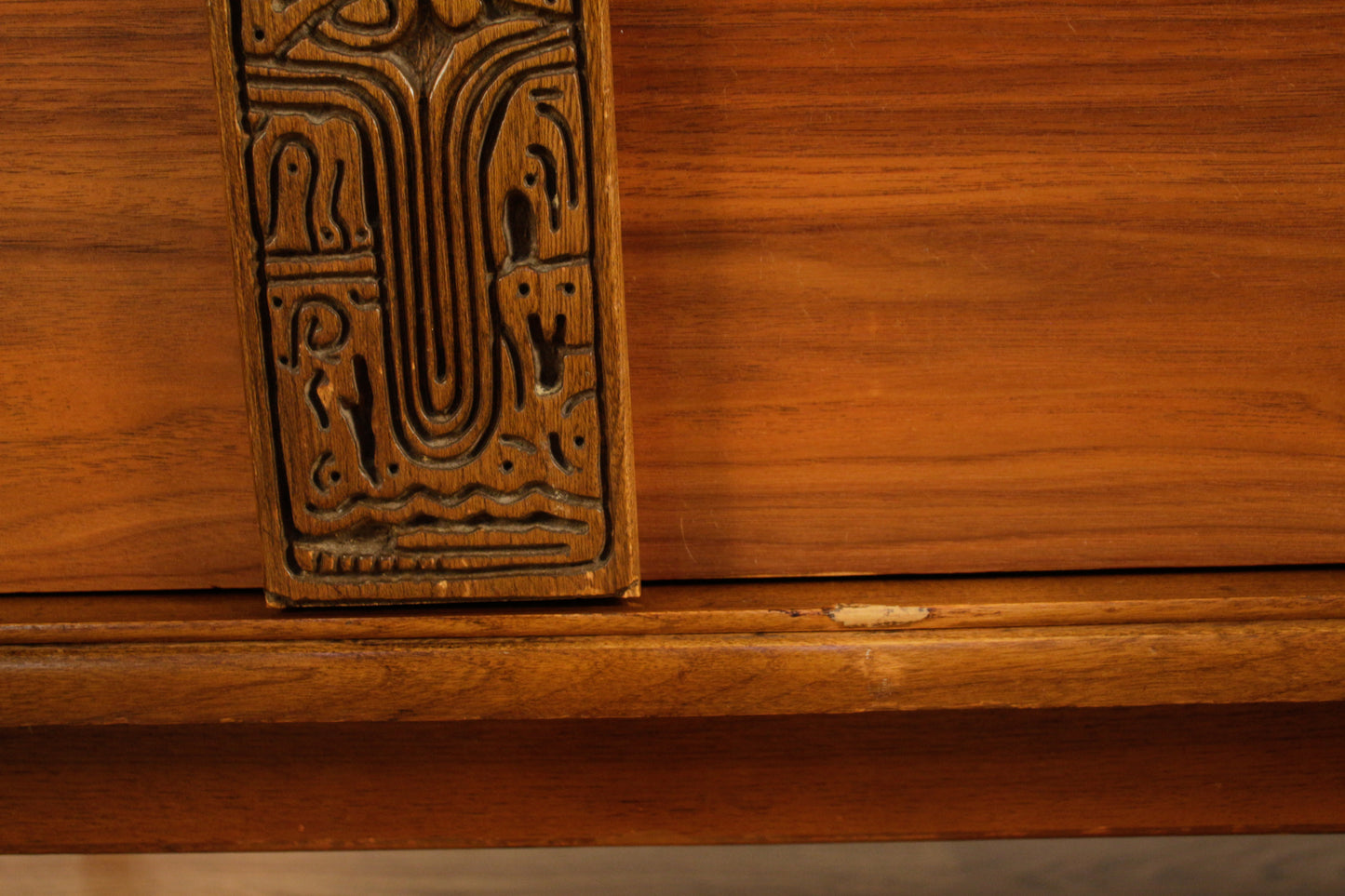 Bassett Carved Walnut 6-Drawer Dresser