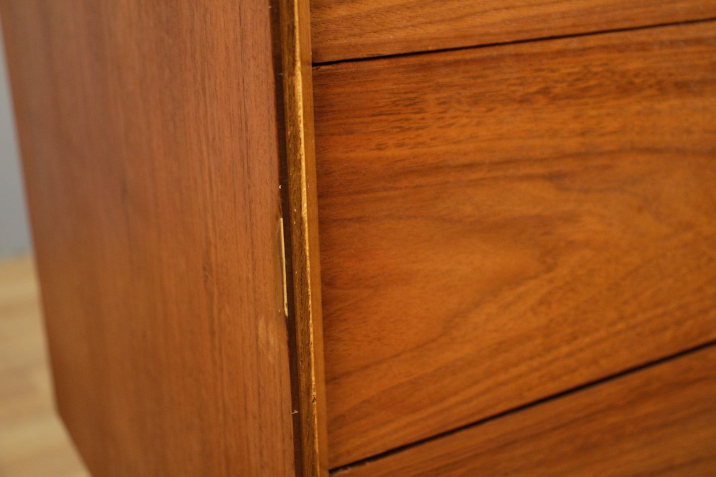 Bassett Carved Walnut 6-Drawer Dresser