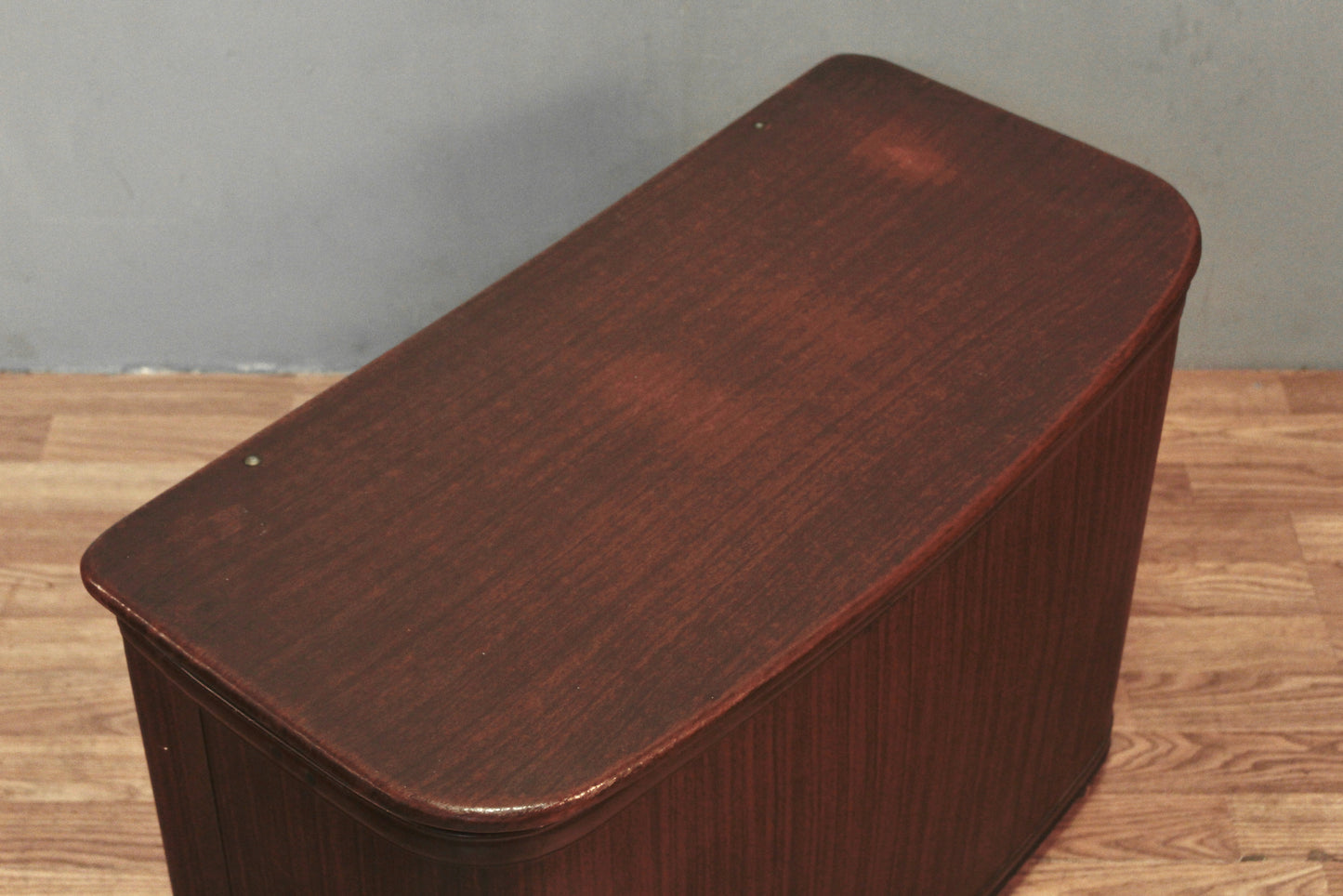 Pearl-Wick Vinyl Hamper Chest