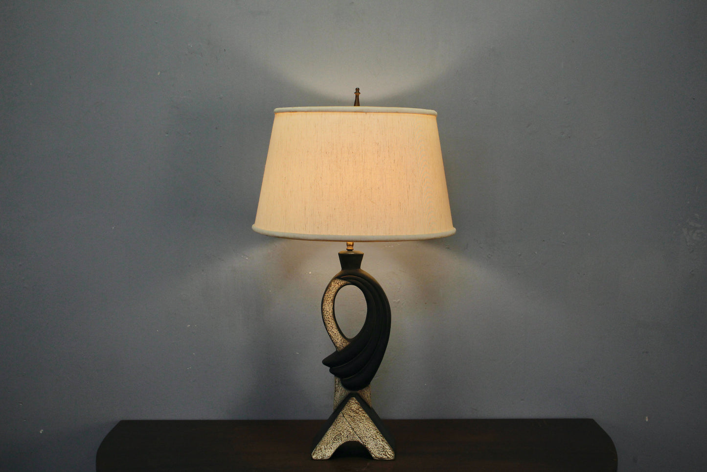 Atomic Black & White Chalkware Table Lamp