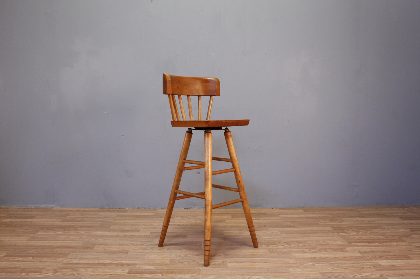 Pine Windsor Swivel Bar Stool