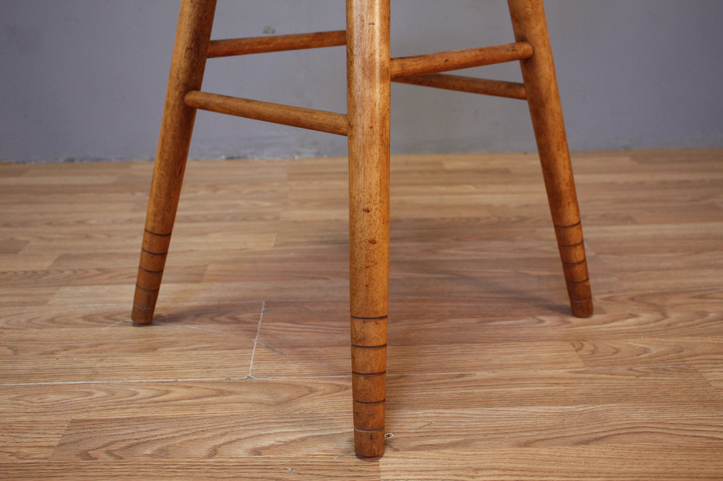 Pine Windsor Swivel Bar Stool