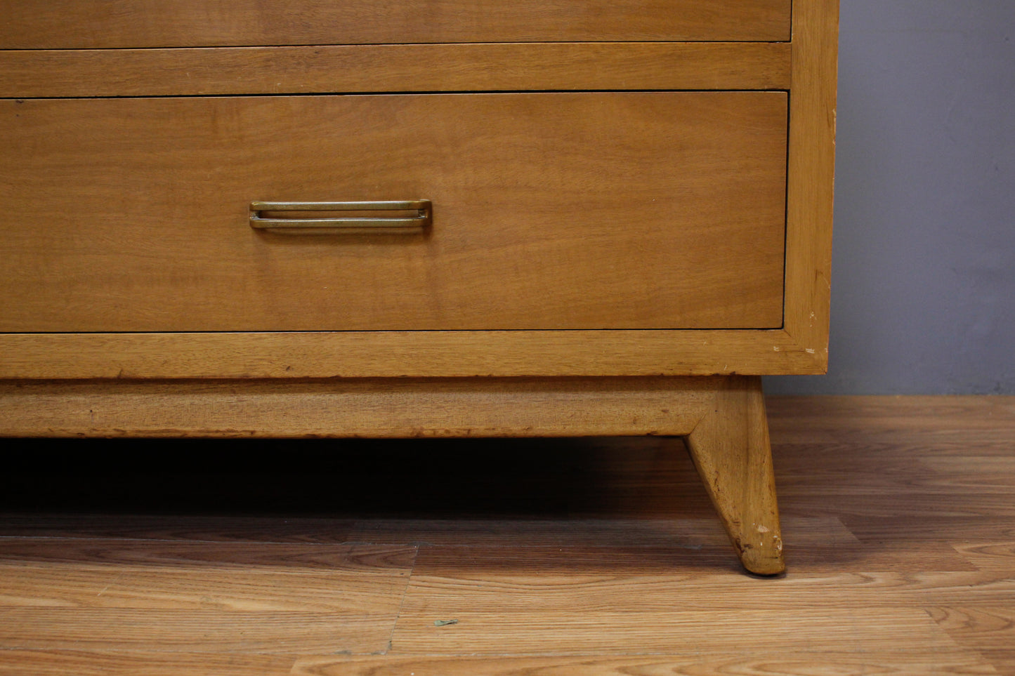 Red Lion Sable 9-Drawer Dresser - ONLINE ONLY