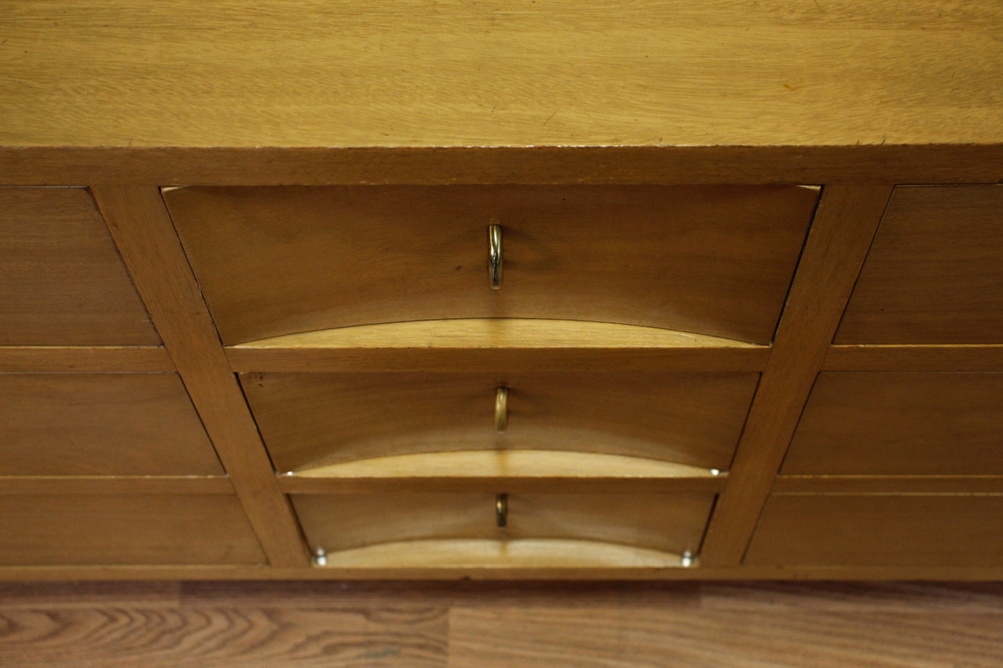 Red Lion Sable 9-Drawer Dresser - ONLINE ONLY