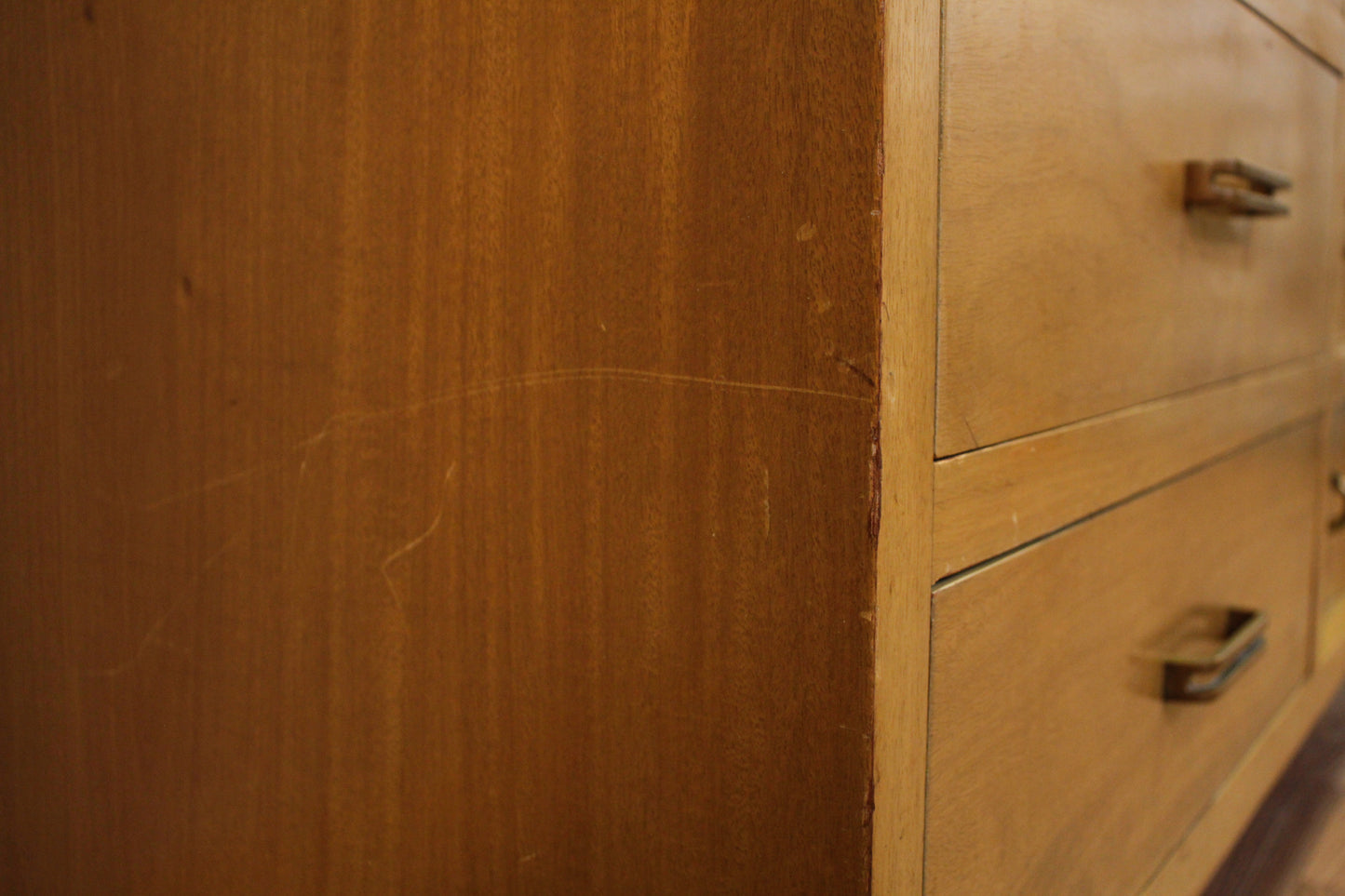 Red Lion Sable 9-Drawer Dresser - ONLINE ONLY