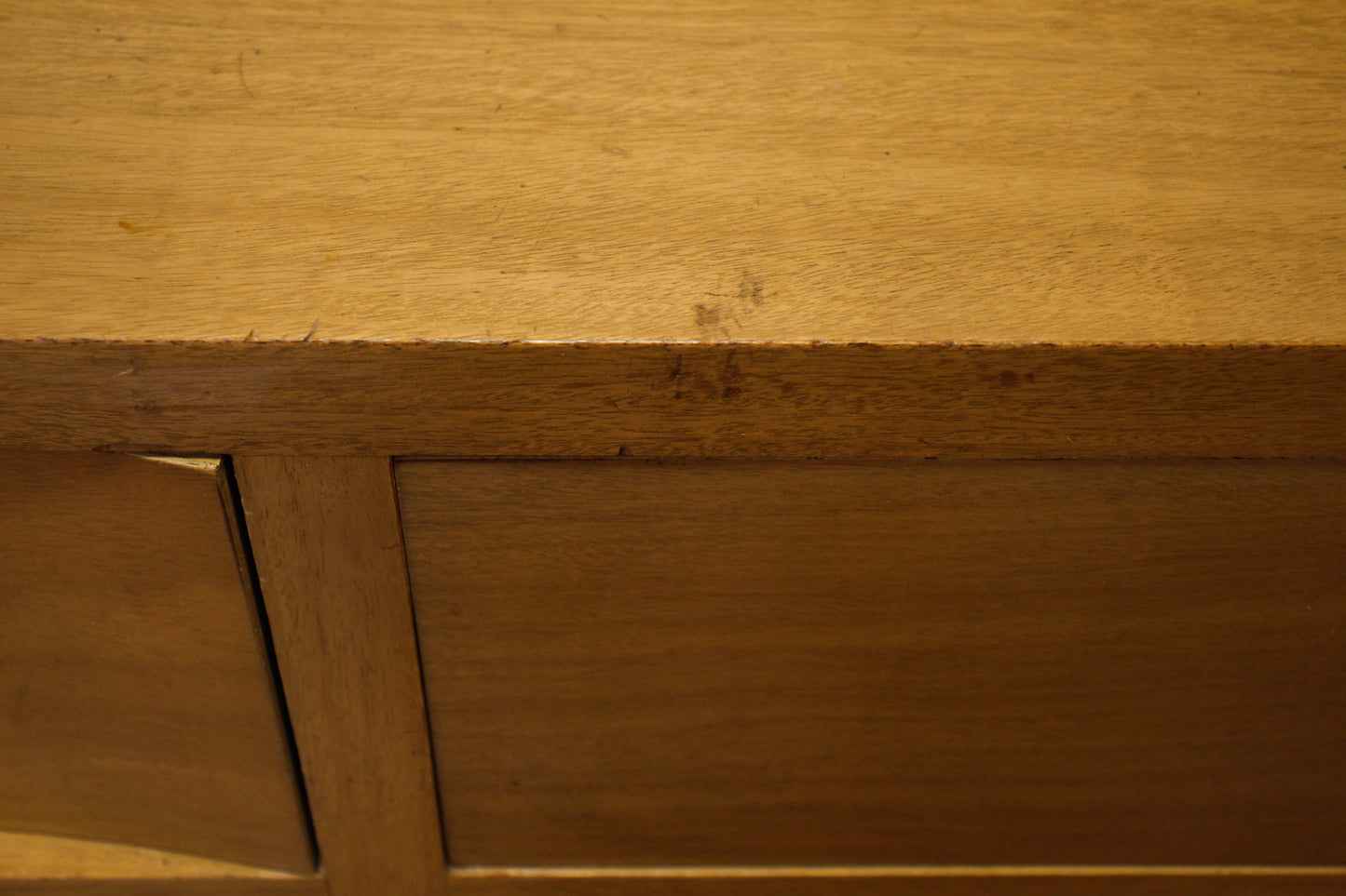 Red Lion Sable 9-Drawer Dresser - ONLINE ONLY