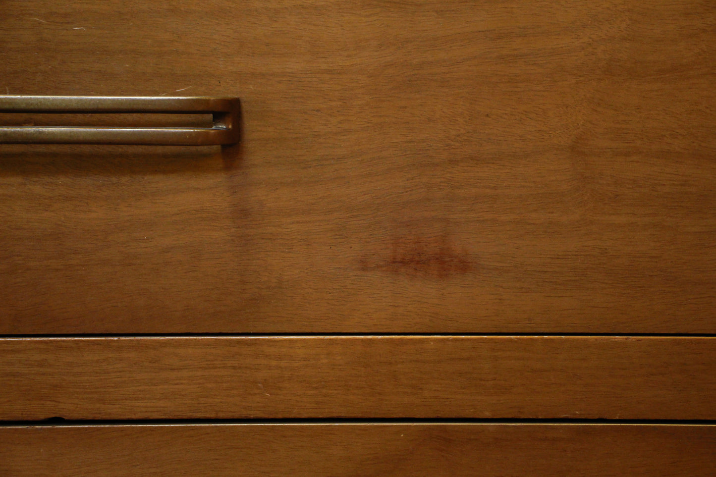 Red Lion Sable 9-Drawer Dresser - ONLINE ONLY