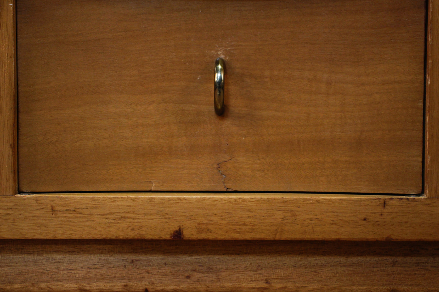 Red Lion Sable 9-Drawer Dresser - ONLINE ONLY
