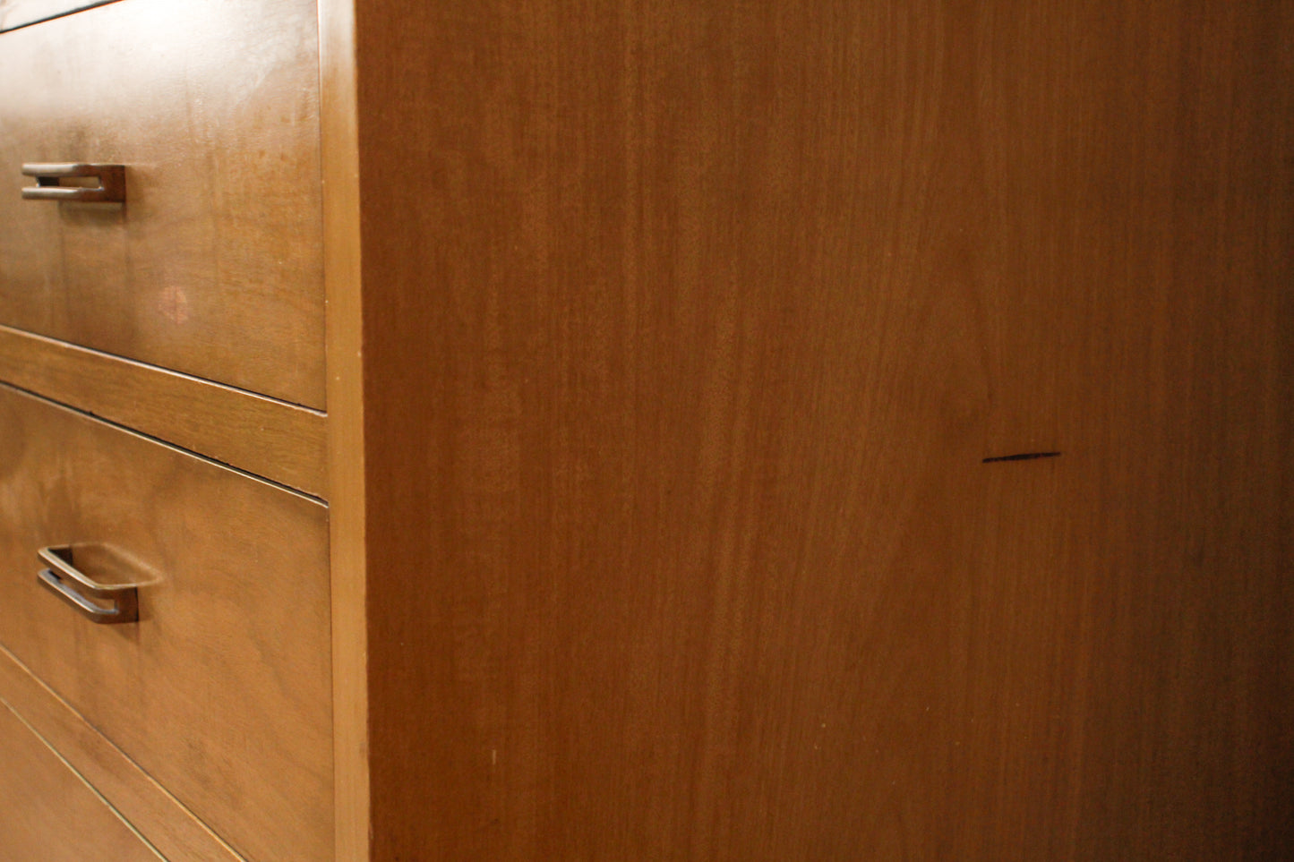Red Lion Sable 9-Drawer Dresser - ONLINE ONLY