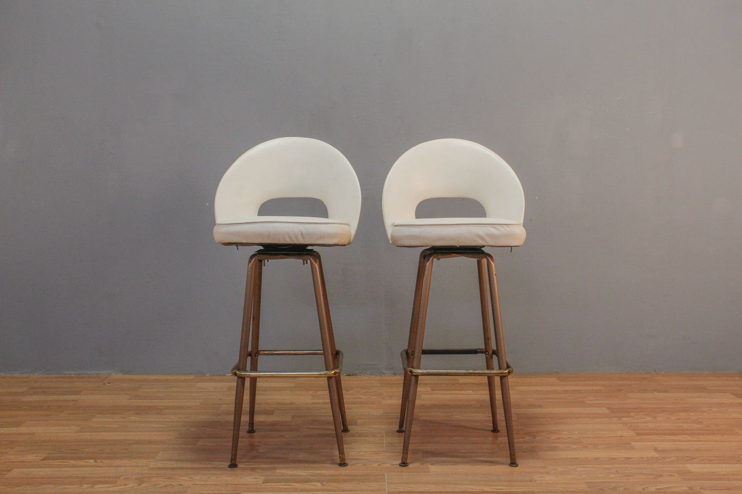 Marshmallow Swivel Bar Stool