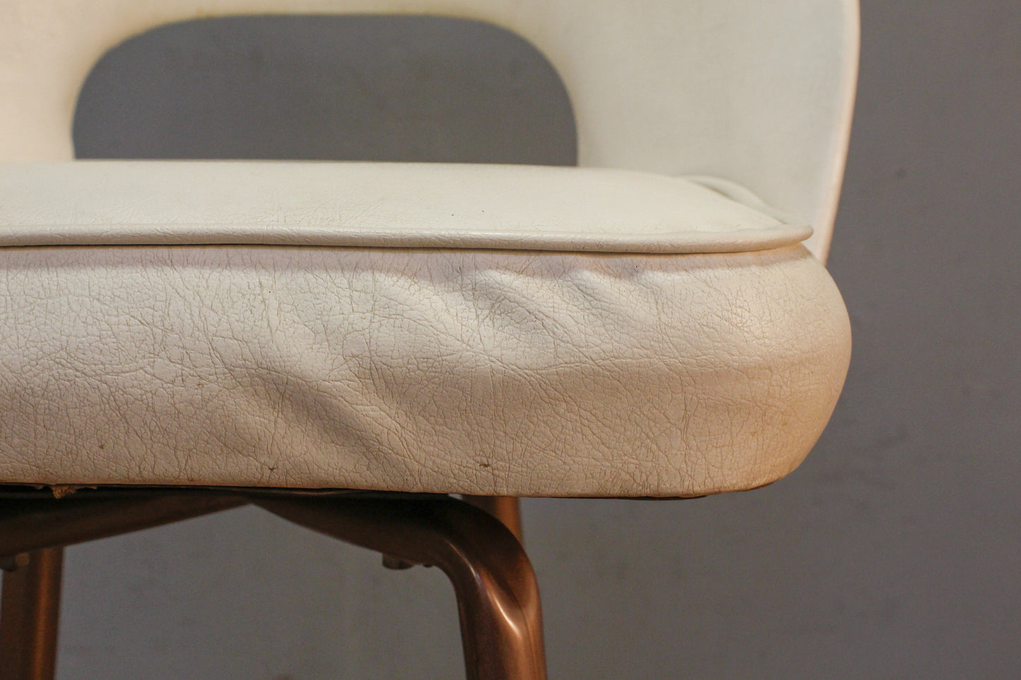 Marshmallow Swivel Bar Stool