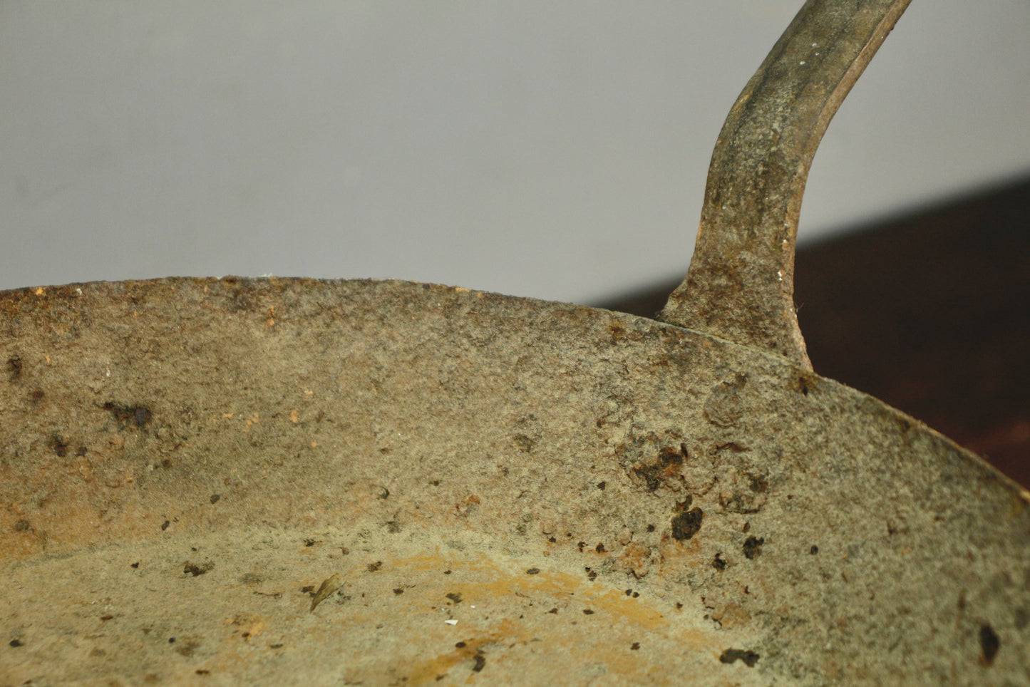 Antique Long-Handle Spider Skillet