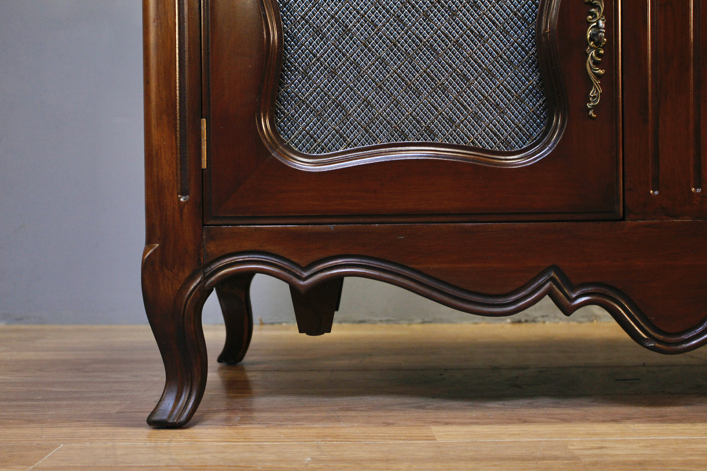 Provincial Drop-Leaf Server