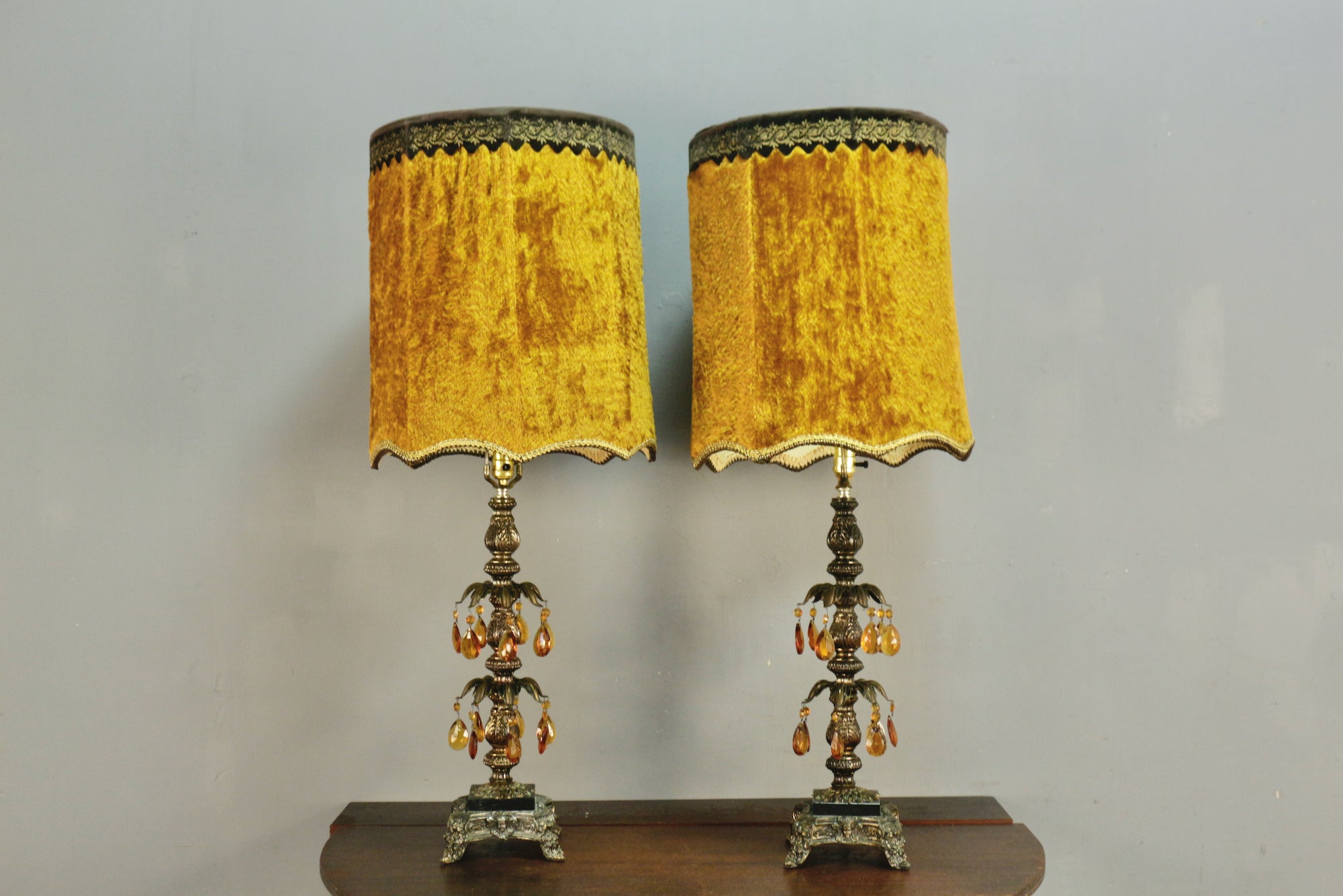 ヴィンテージ ペンダントライト　 Hollywood Regency Lamp Vintage Plug-in Swag Lamp, Hollywood Regency, Fluted White