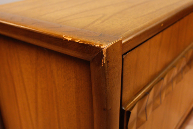 Wide Red Lion 2-Drawer End Table - ONLINE ONLY