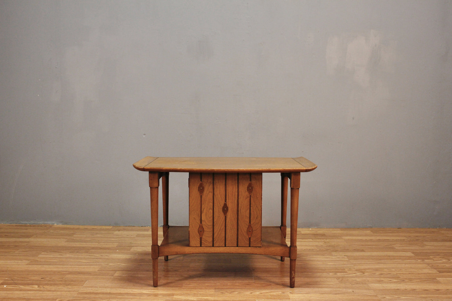 Mid Century Walnut 1-Door End Table