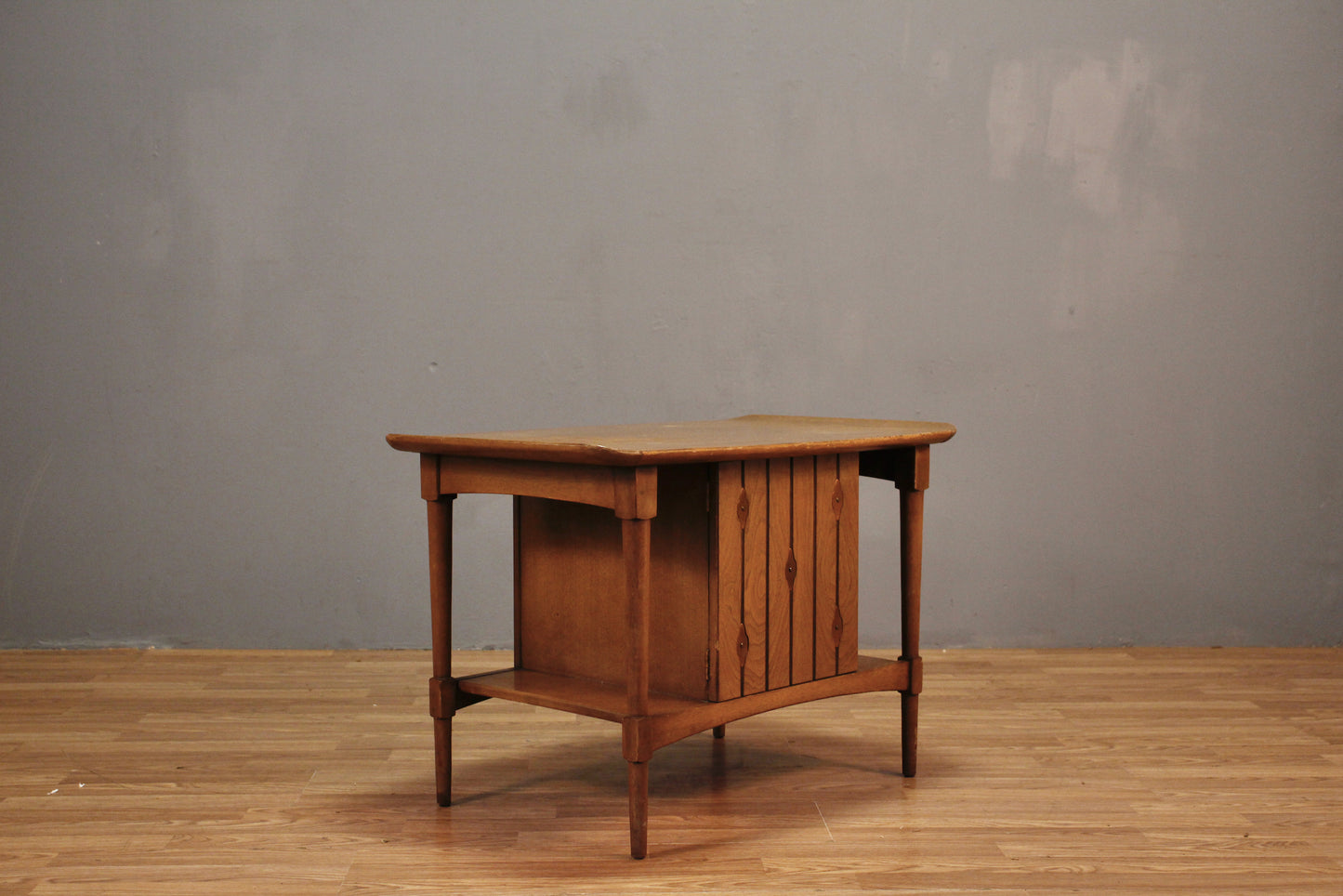 Mid Century Walnut 1-Door End Table