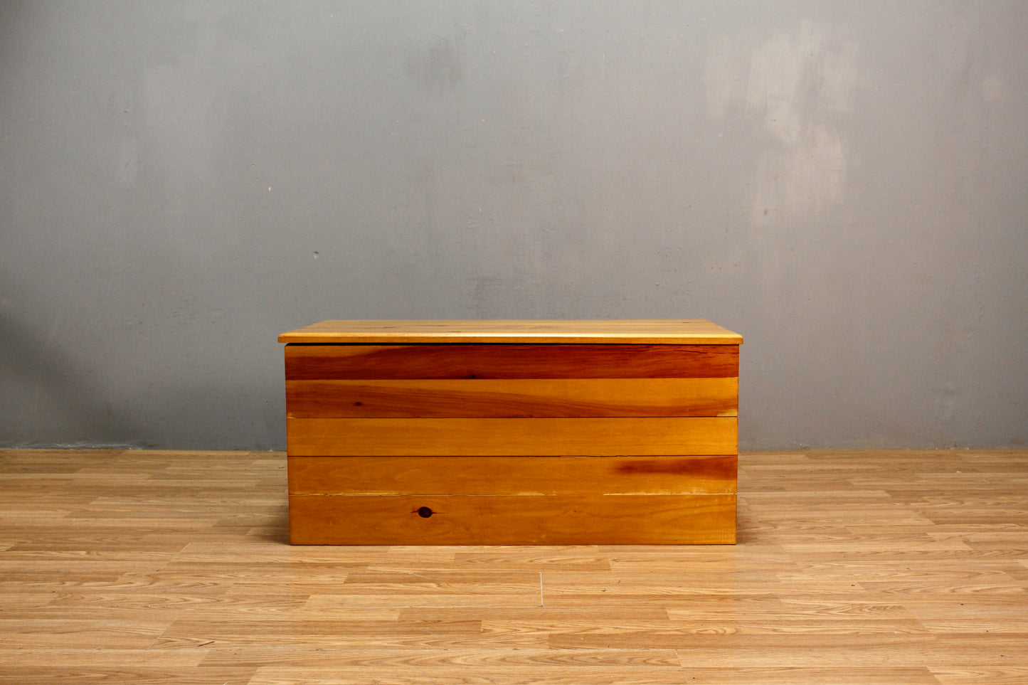 Pine Plank Trunk