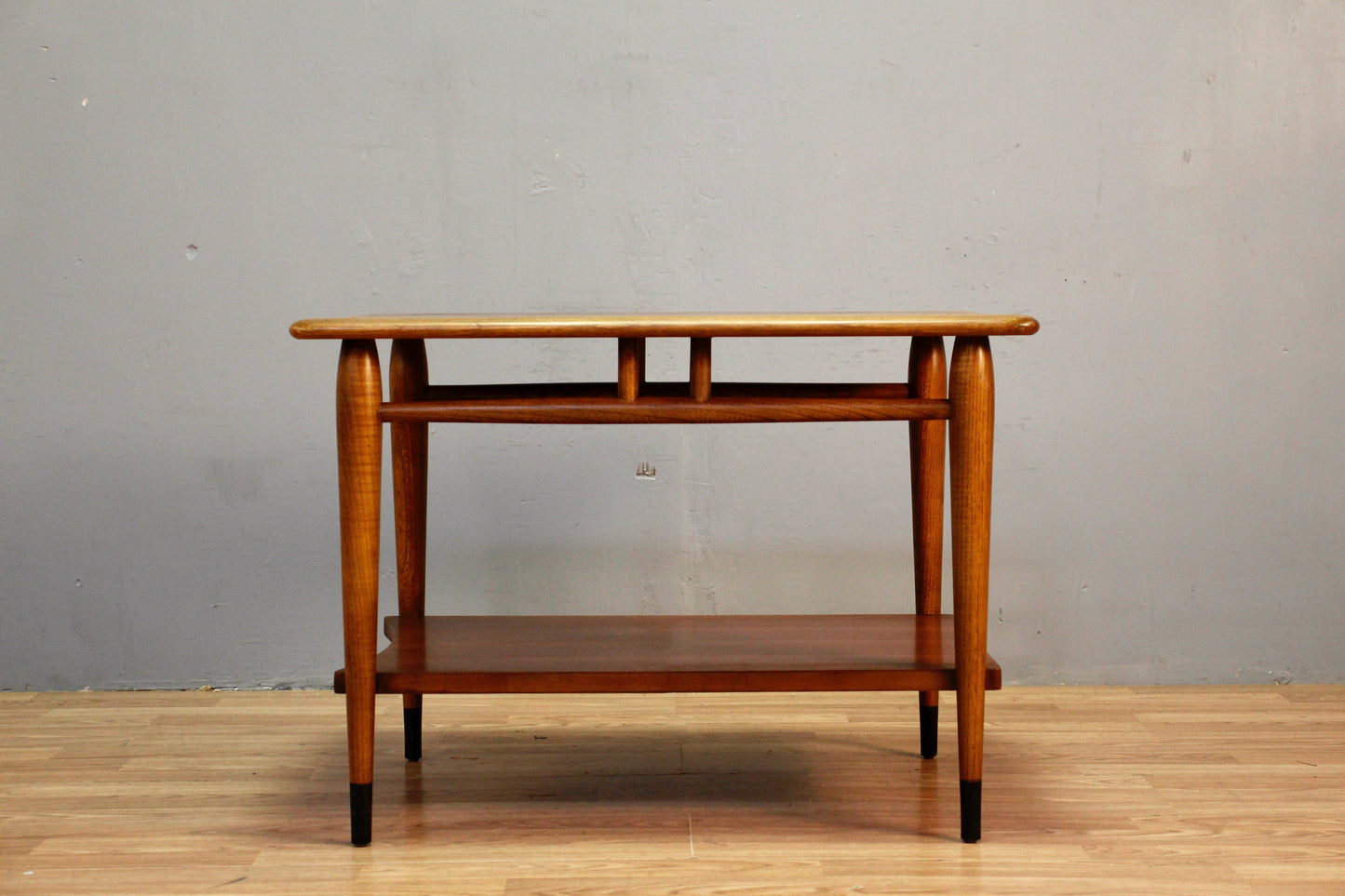 Lane Acclaim 2-Tier End Table - ONLINE ONLY