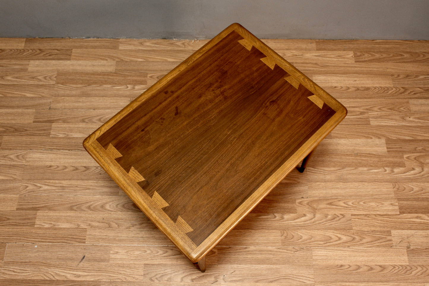 Lane Acclaim 2-Tier End Table - ONLINE ONLY