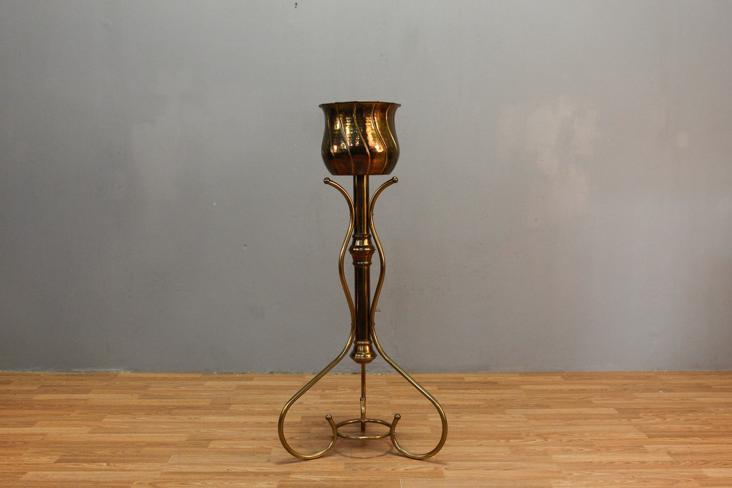 Hammered Brass Tulip Champagne Bucket