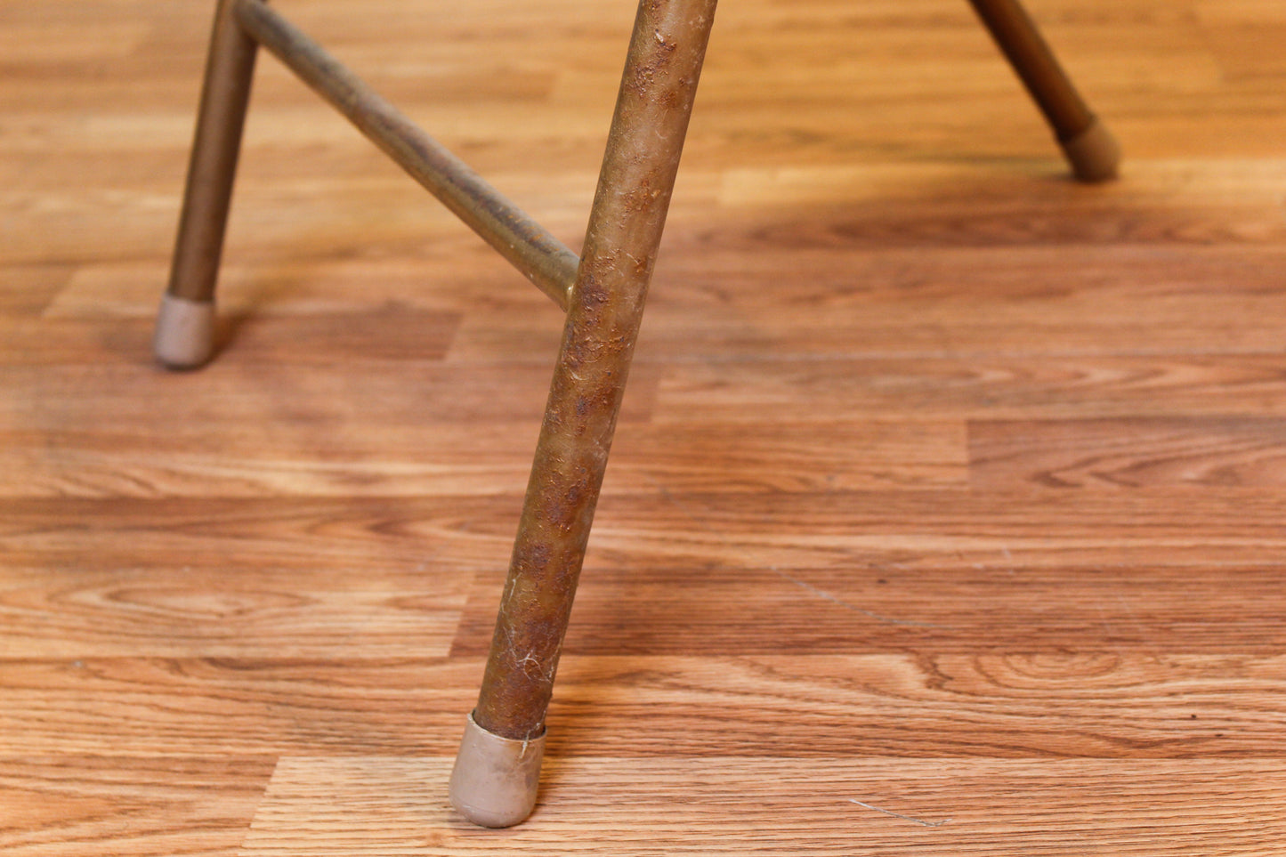 Metal Folding Chair with Desktop