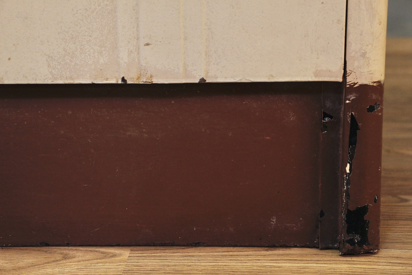 White & Brown 2-Door Locker