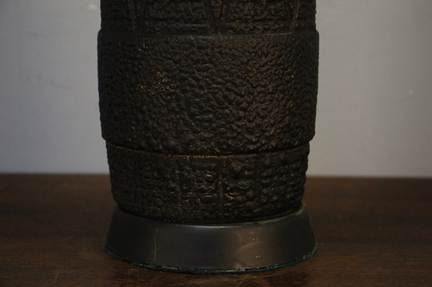 Black Pebbled Chalkware Table Lamp