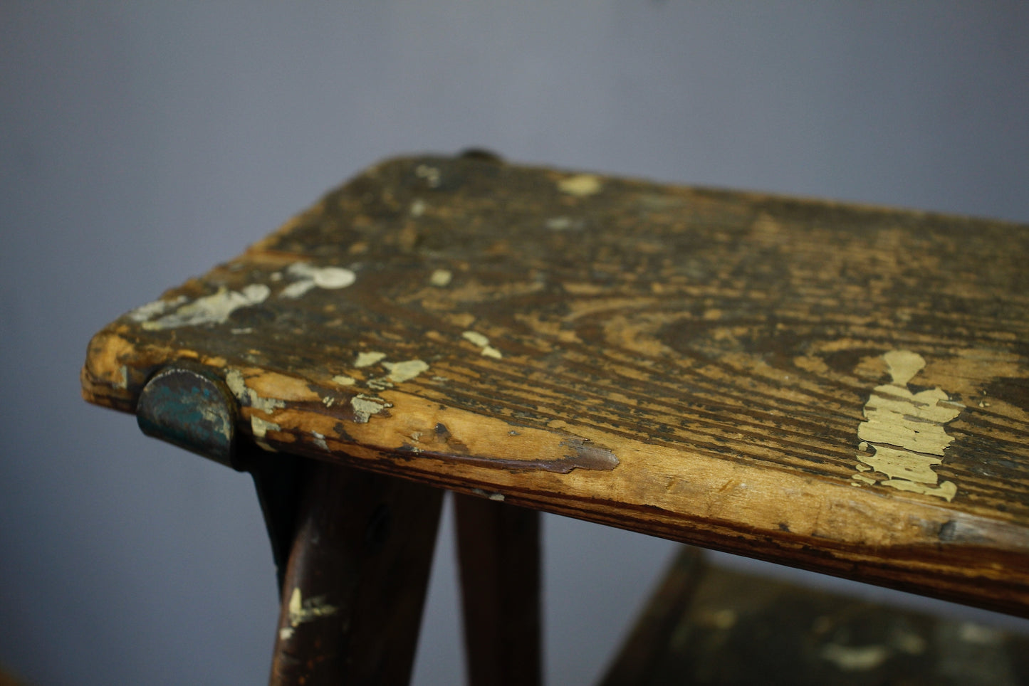 Mod Blue & White Tulip Side Table