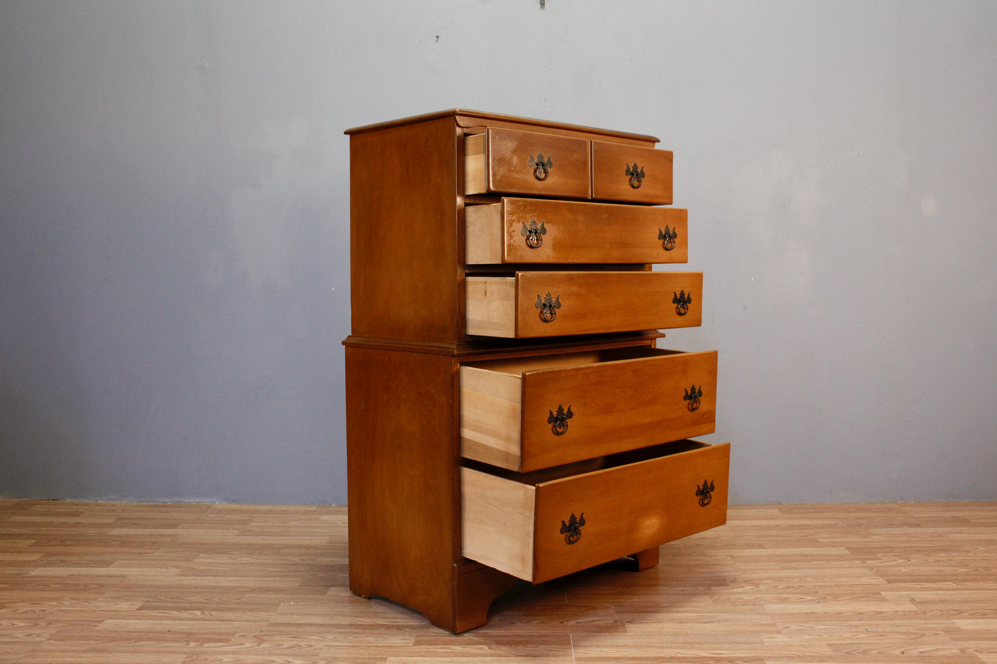 Country Maple 5-Drawer Dresser