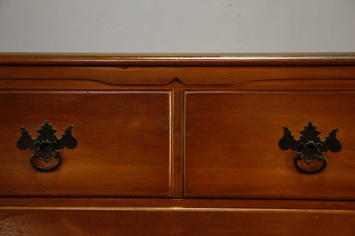 Country Maple 5-Drawer Dresser