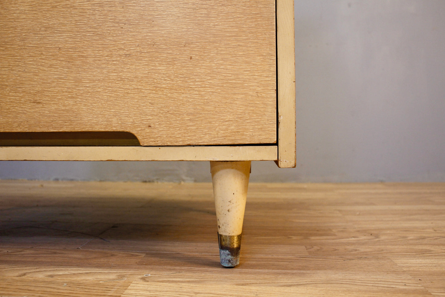 Ash Blonde & Laminate 4-Drawer Dresser