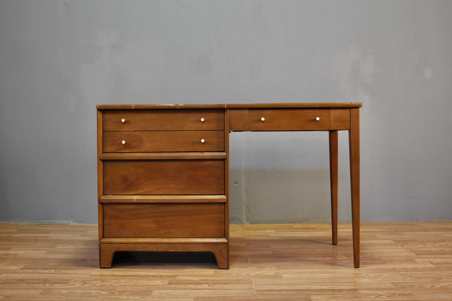 Baumritter Birch & Laminate 4-Drawer Desk