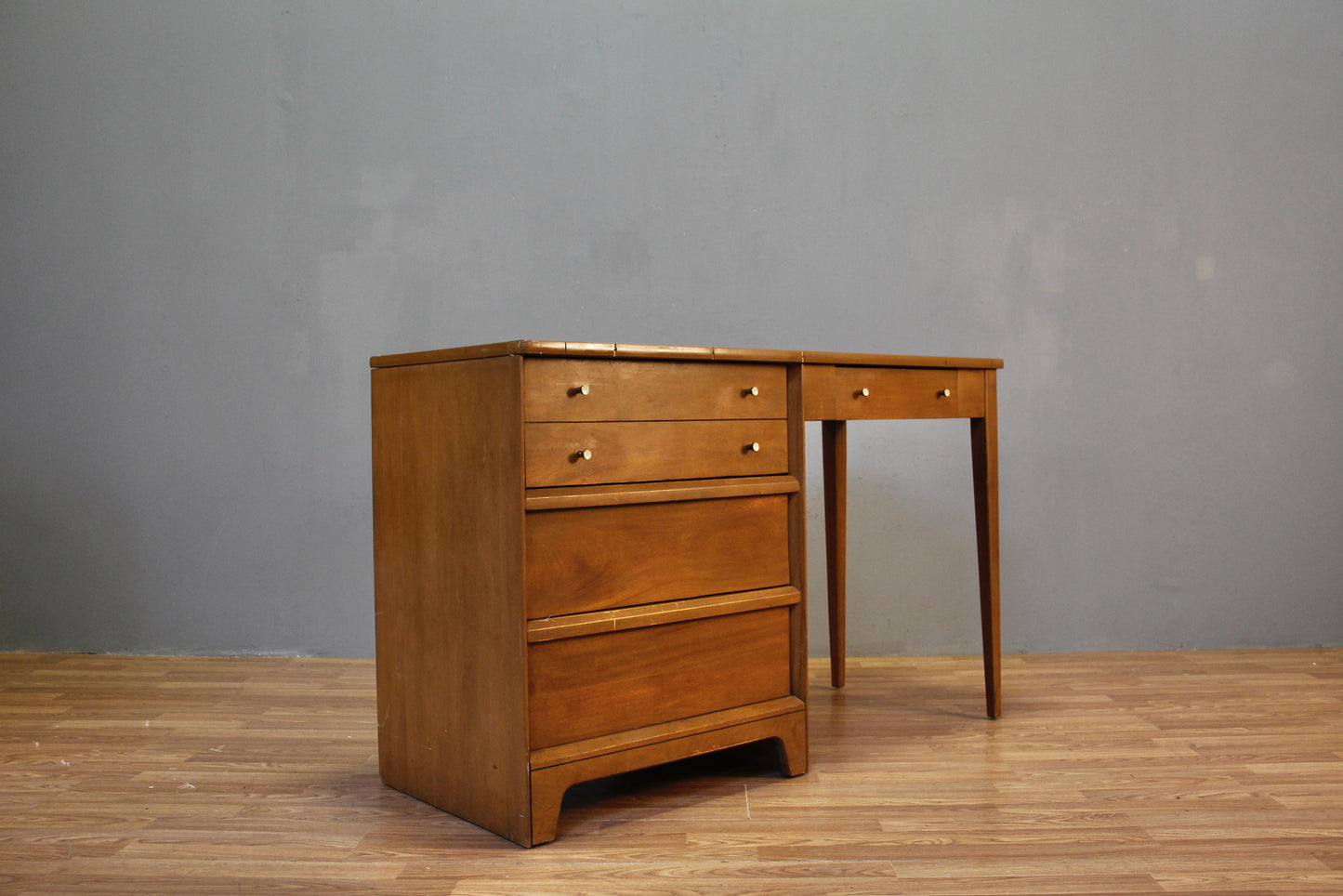 Baumritter Birch & Laminate 4-Drawer Desk