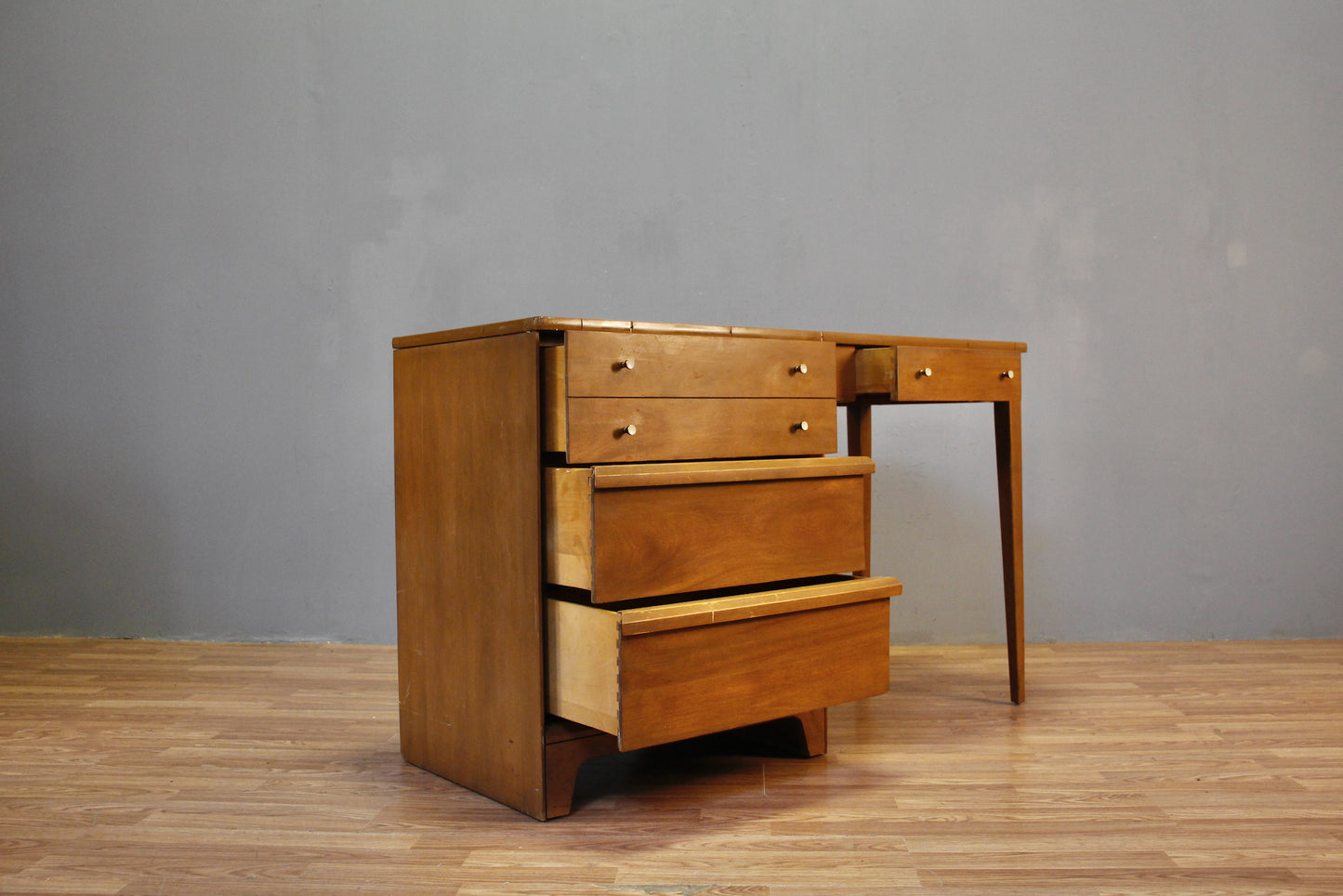 Baumritter Birch & Laminate 4-Drawer Desk