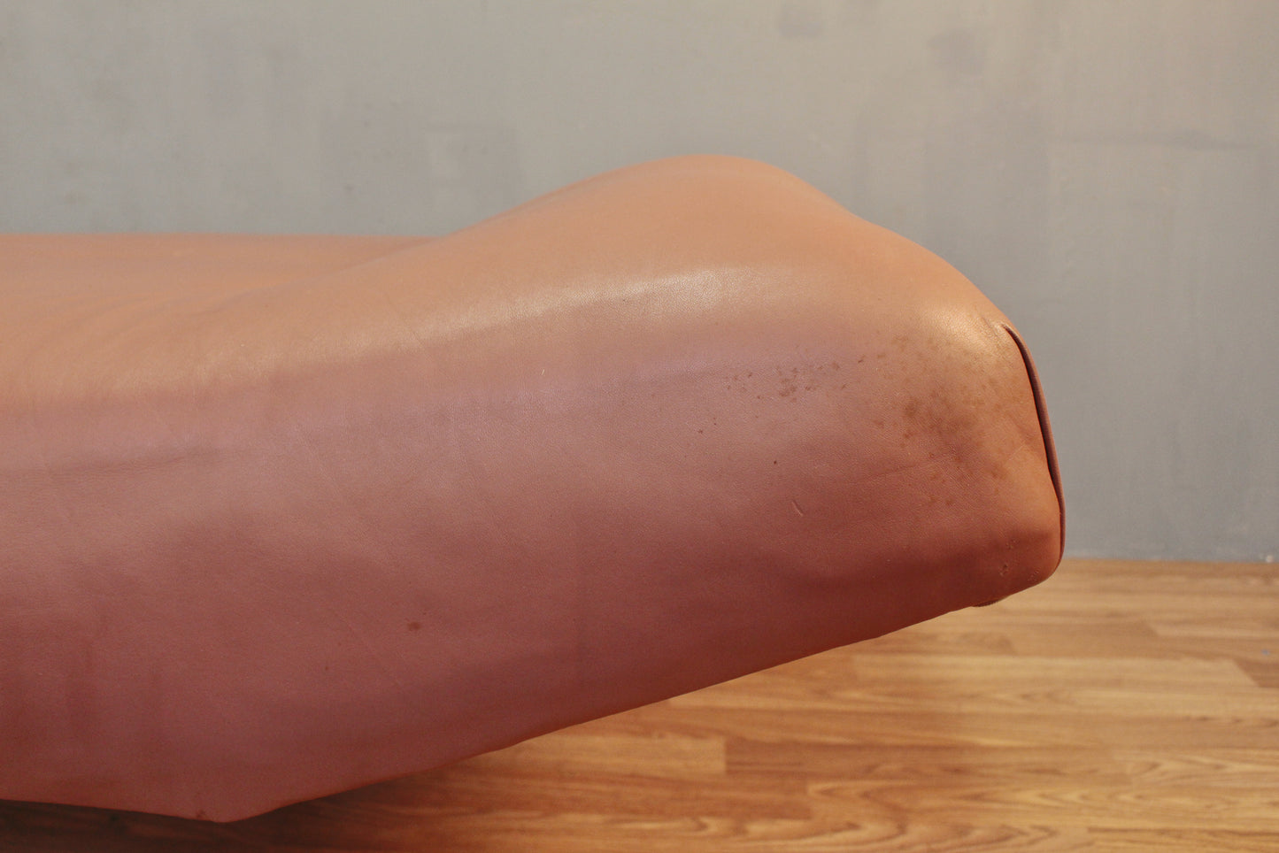 Large Pink Tufted Psychiatrist's Daybed - ONLINE ONLY