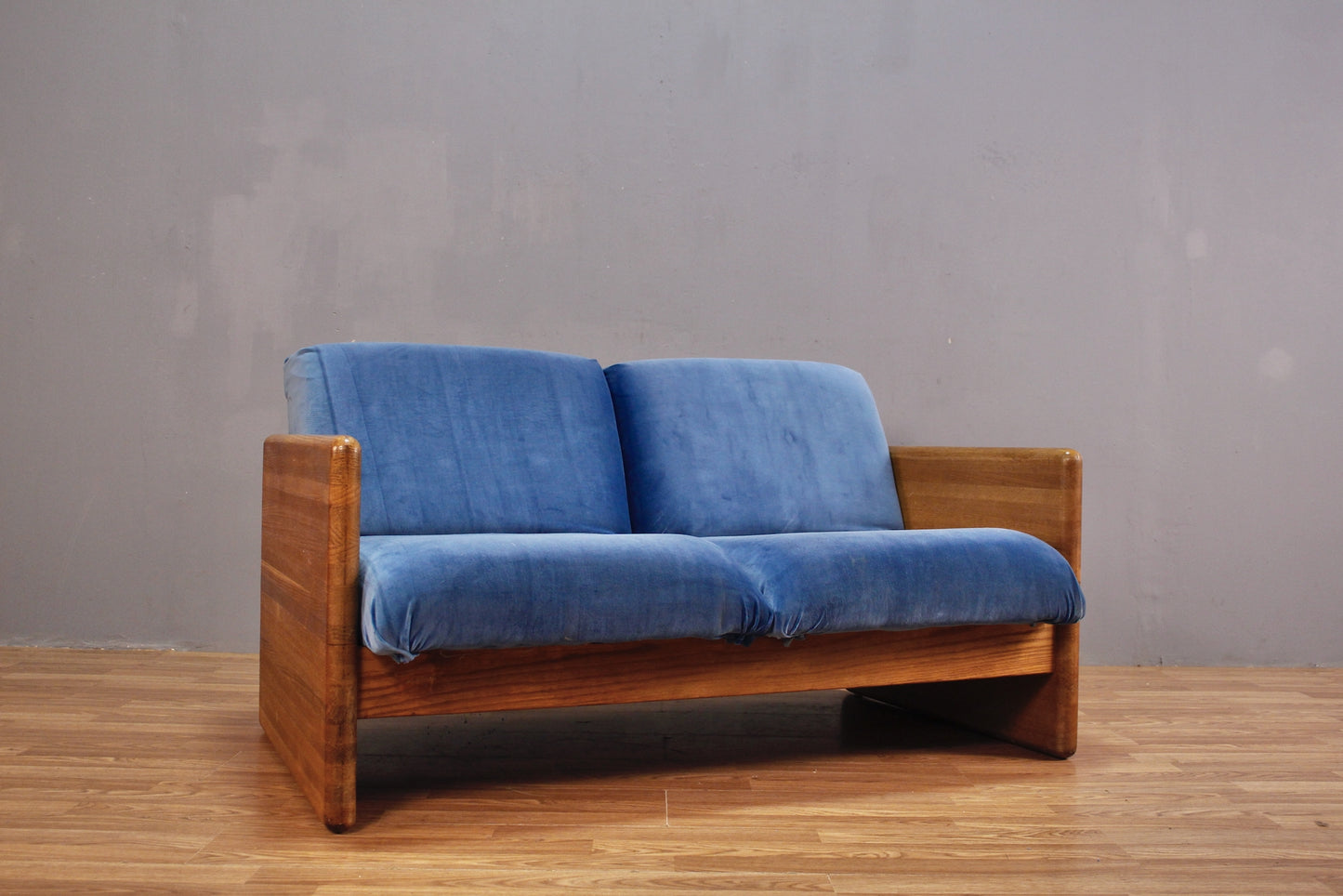 Compact Round Marble & Walnut Coffee Table - ONLINE ONLY