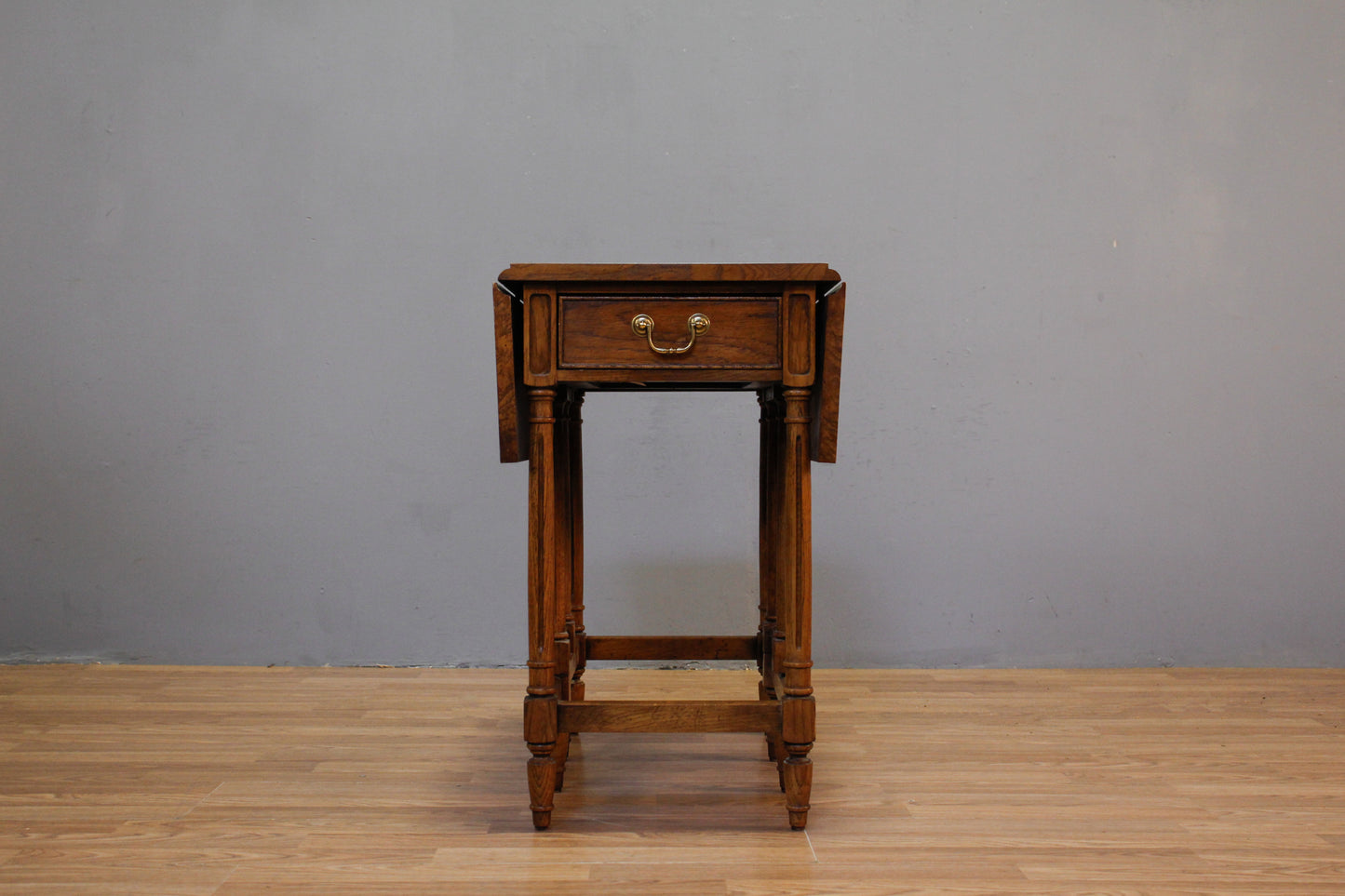 Oak Drop-Leaf 1-Drawer End Table