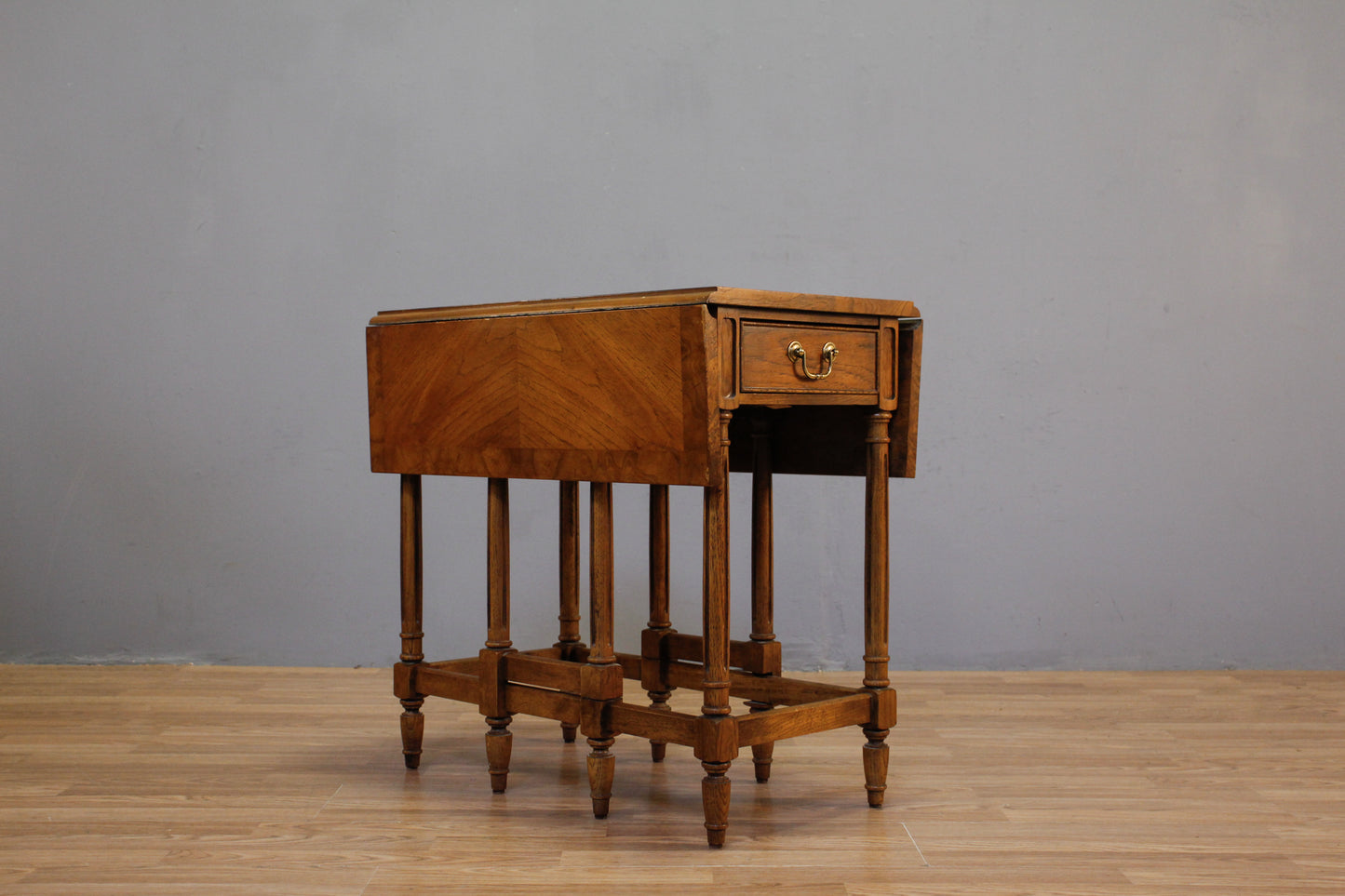 Oak Drop-Leaf 1-Drawer End Table