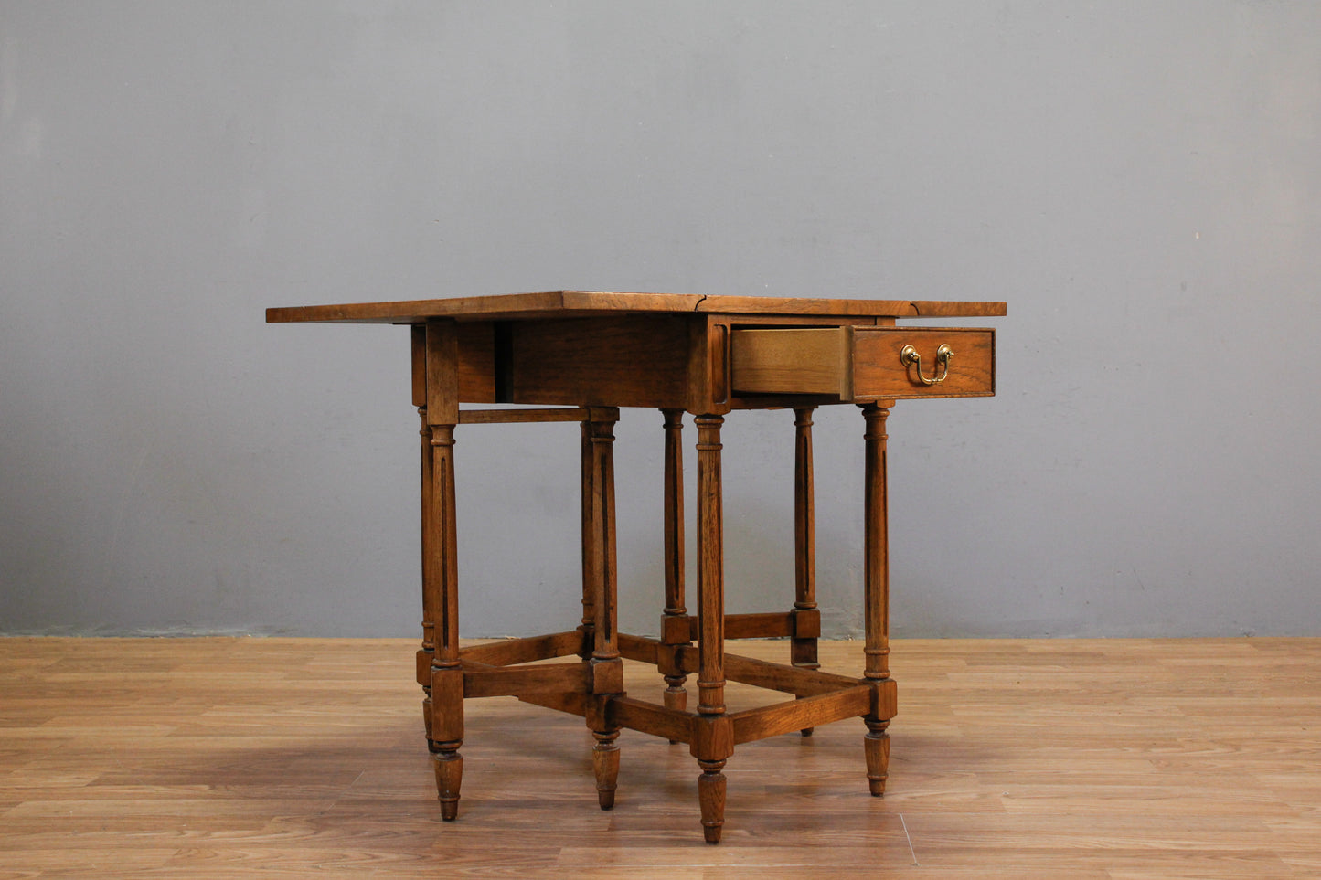 Oak Drop-Leaf 1-Drawer End Table