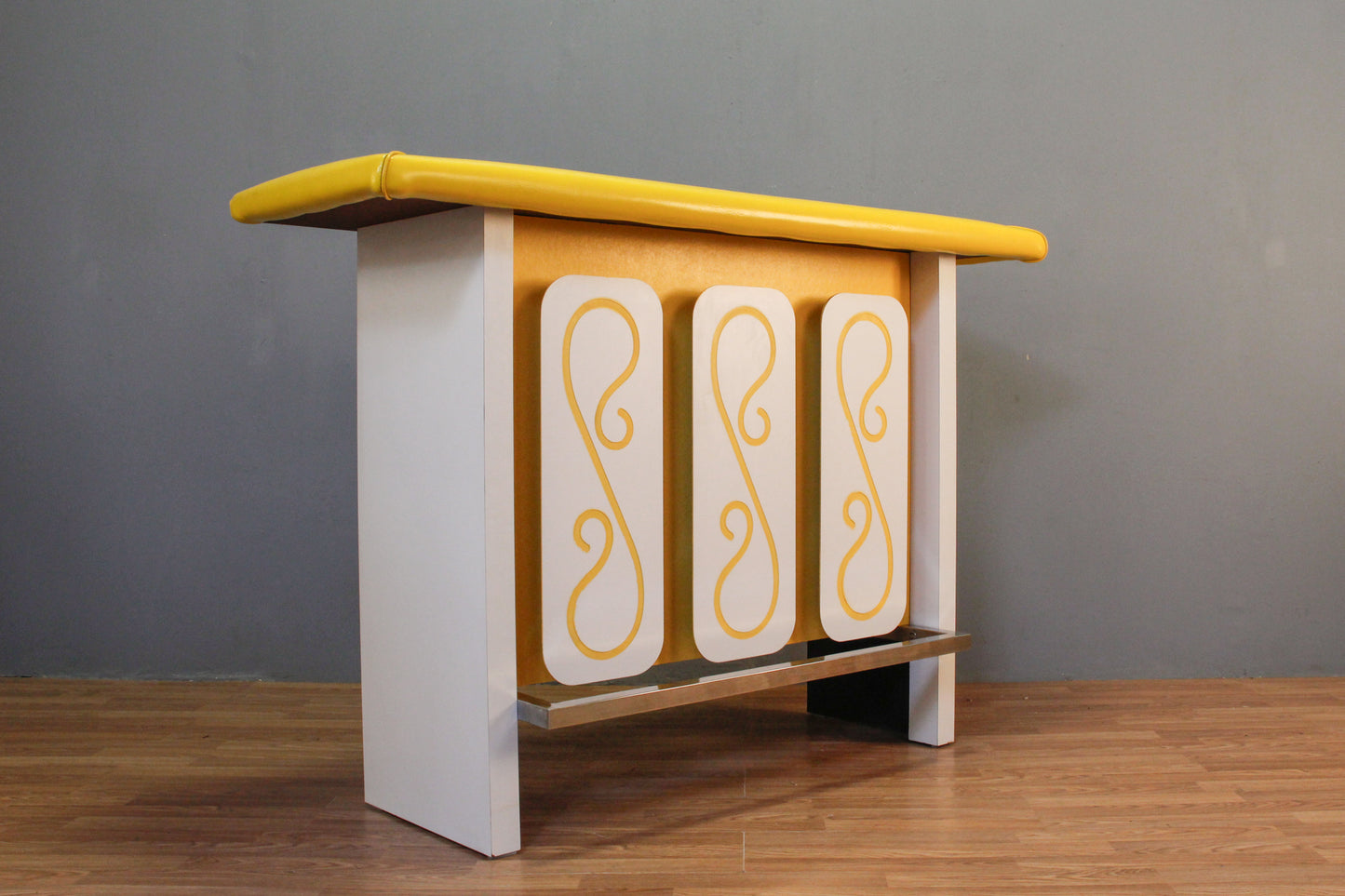 Mod Sunny Side Up Bar