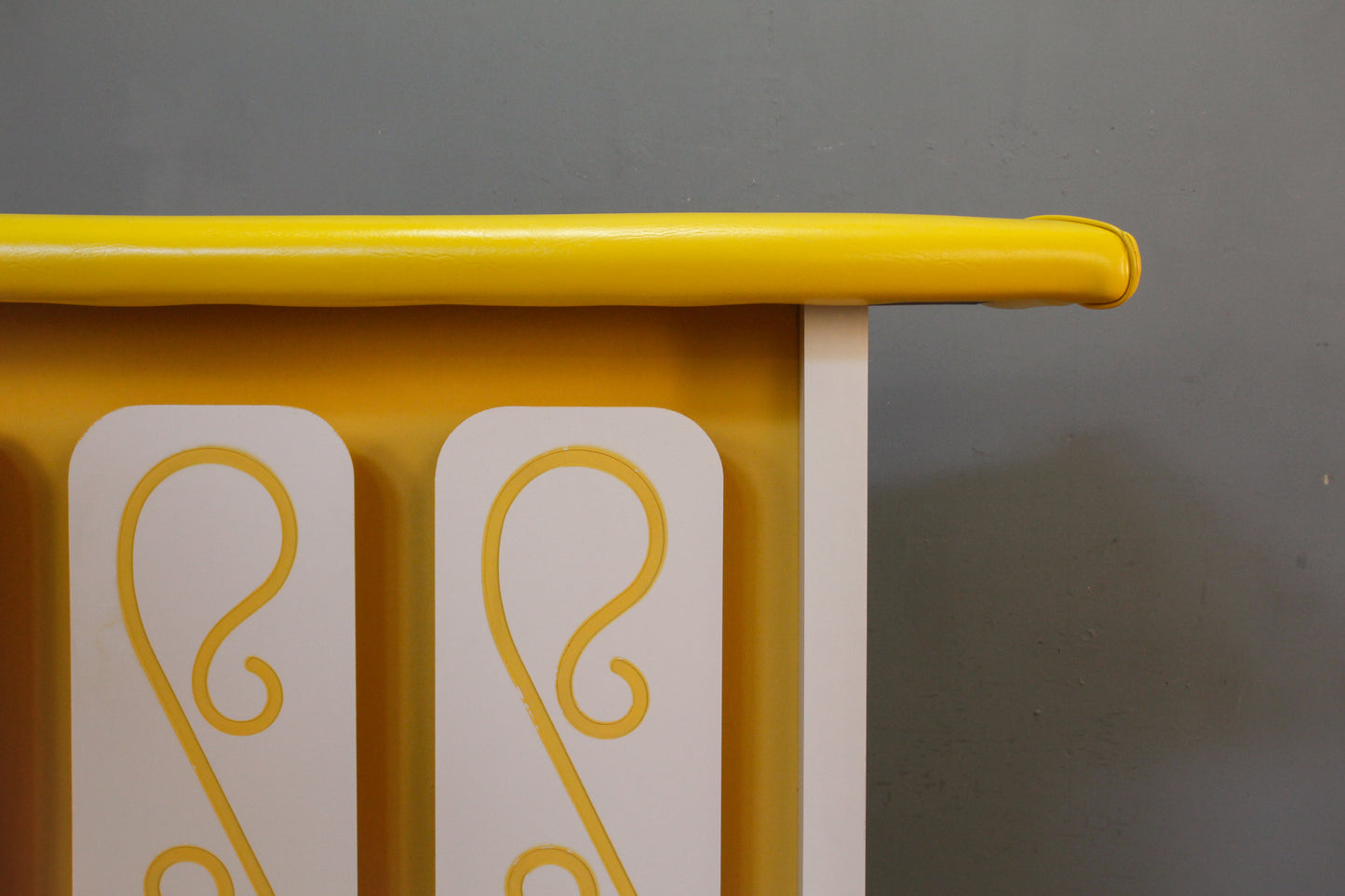 Mod Sunny Side Up Bar