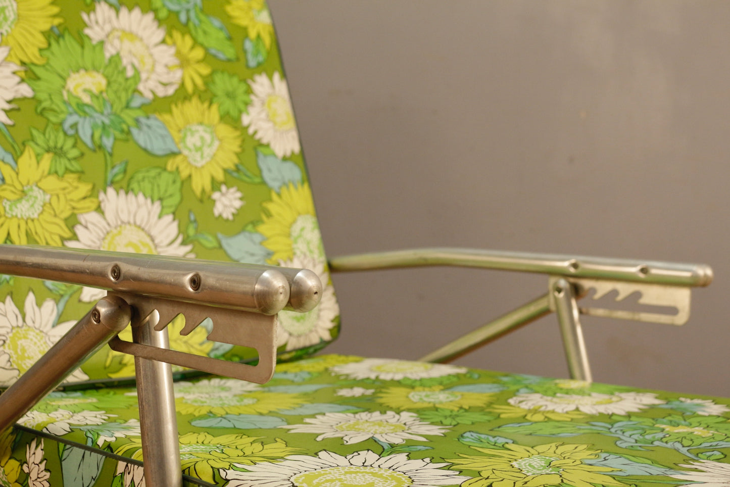 Retro Aluminum & Floral Vinyl Folding Lounge Chair