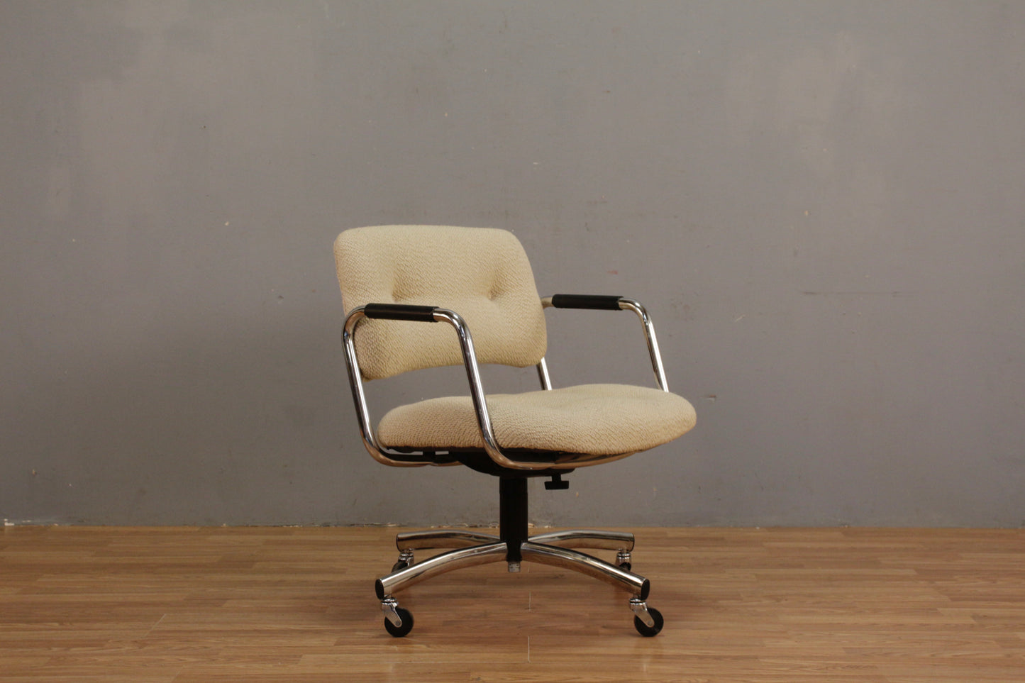 Steelcase Chrome & Ivory Rolling Desk Chair