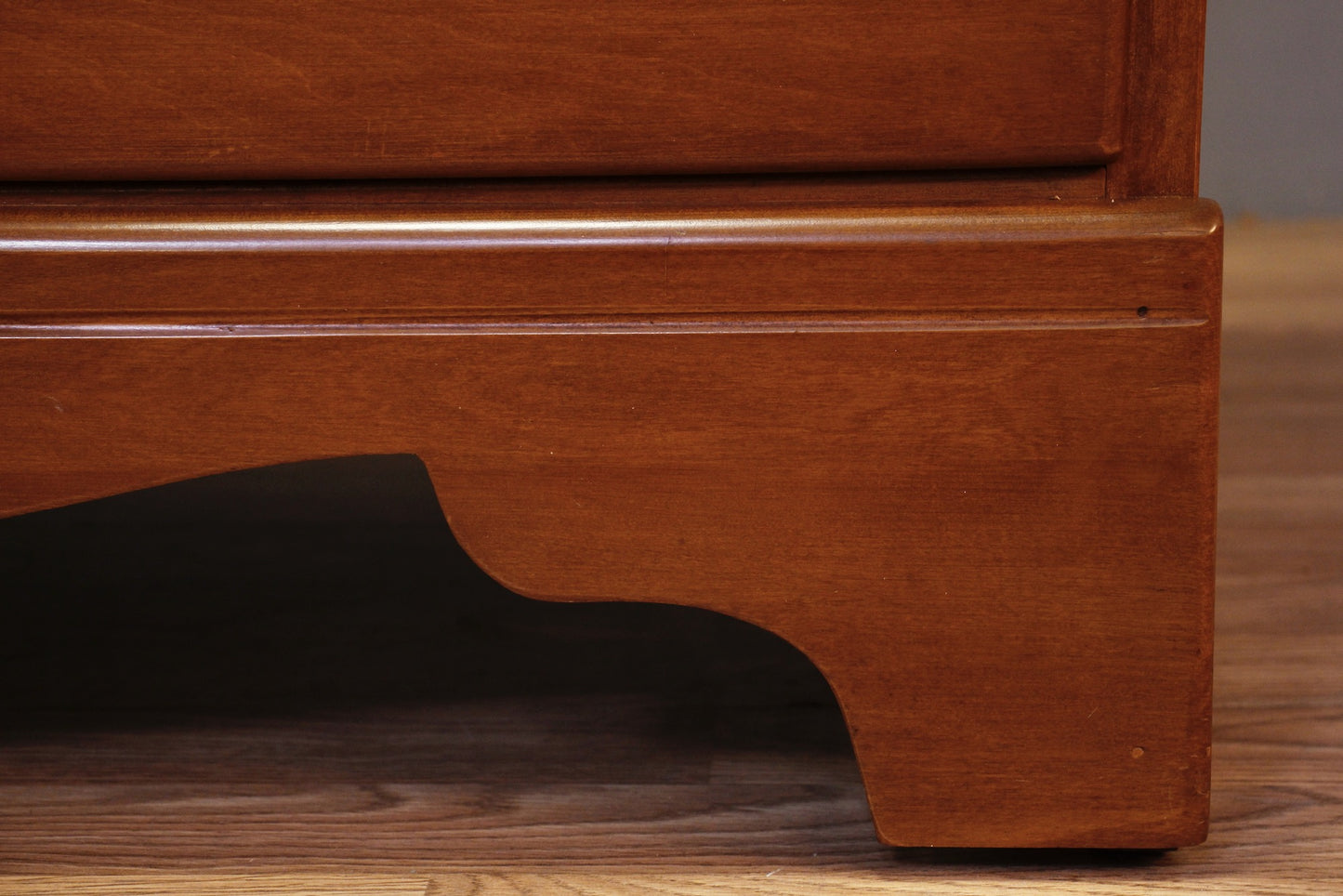 Country Maple 6-Drawer Dresser