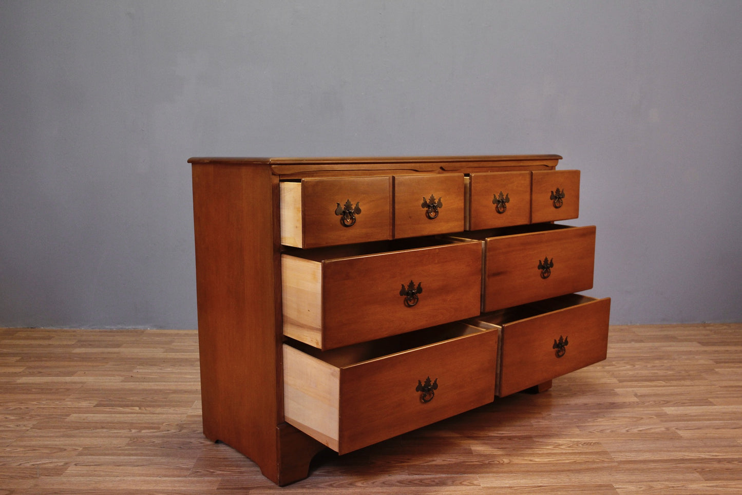 Country Maple 6-Drawer Dresser