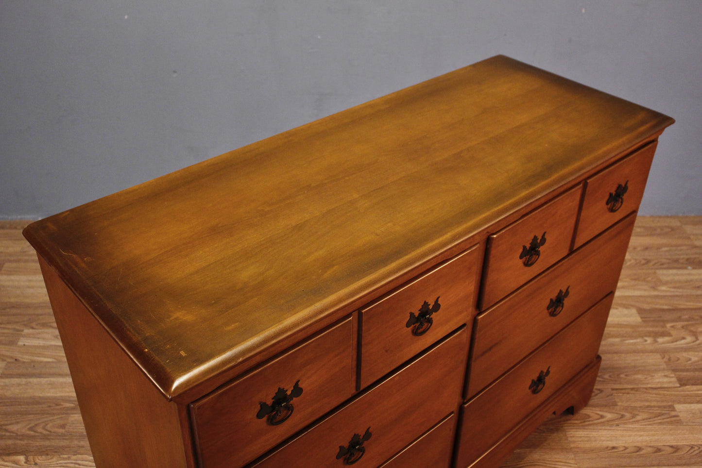 Country Maple 6-Drawer Dresser