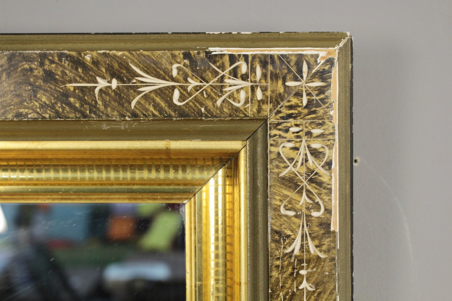 Small Floral Laminate & Gold Mirror