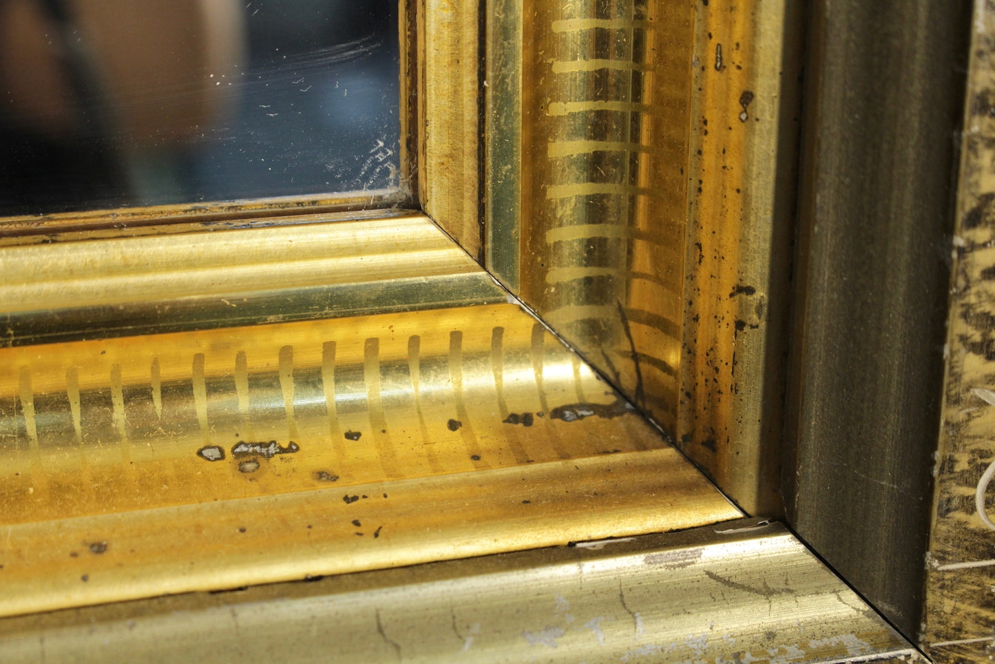Small Floral Laminate & Gold Mirror