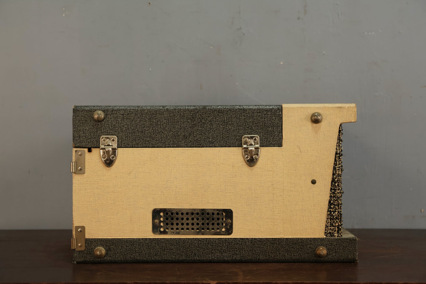 Prop Portable Turntable